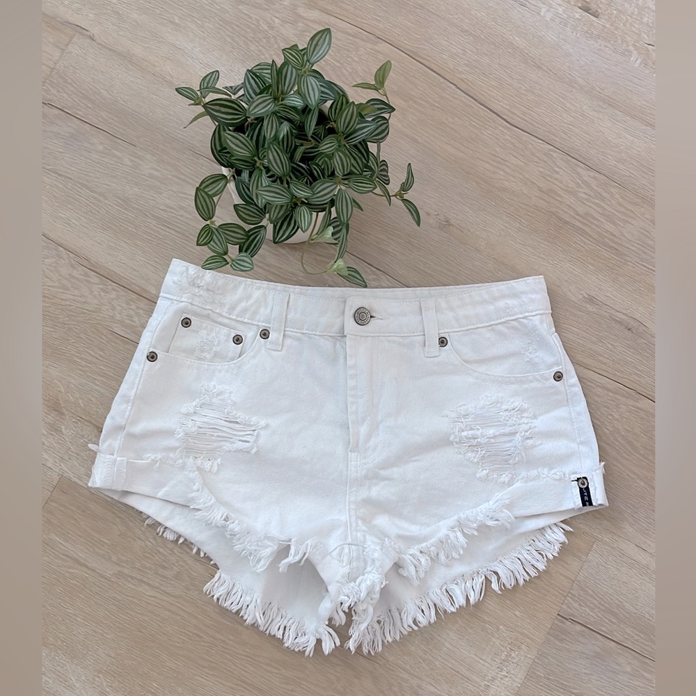 NWOT Litz Cutoff Distressed White Denim Shorts